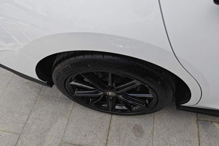Used CHANGAN UNI-V 2022 1.5T Prestige Version Exterior 5