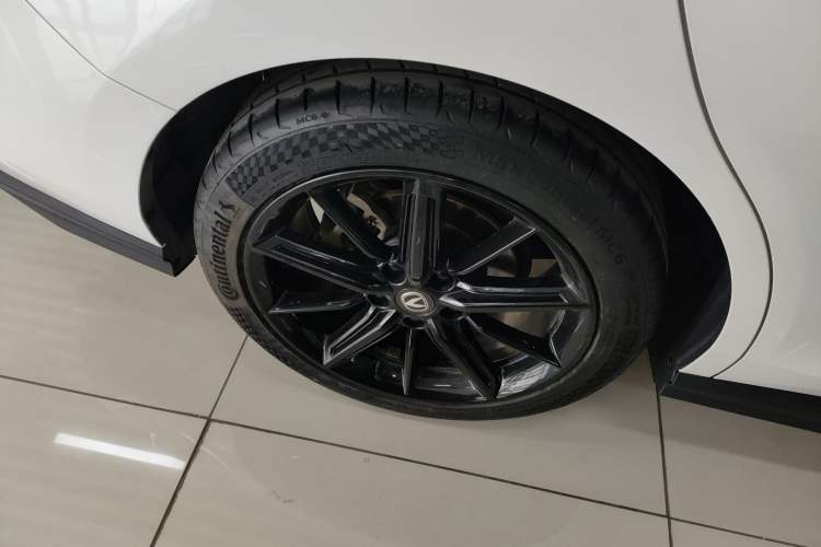 Used CHANGAN UNI-V 2022 1.5T Prestige Version Exterior 5