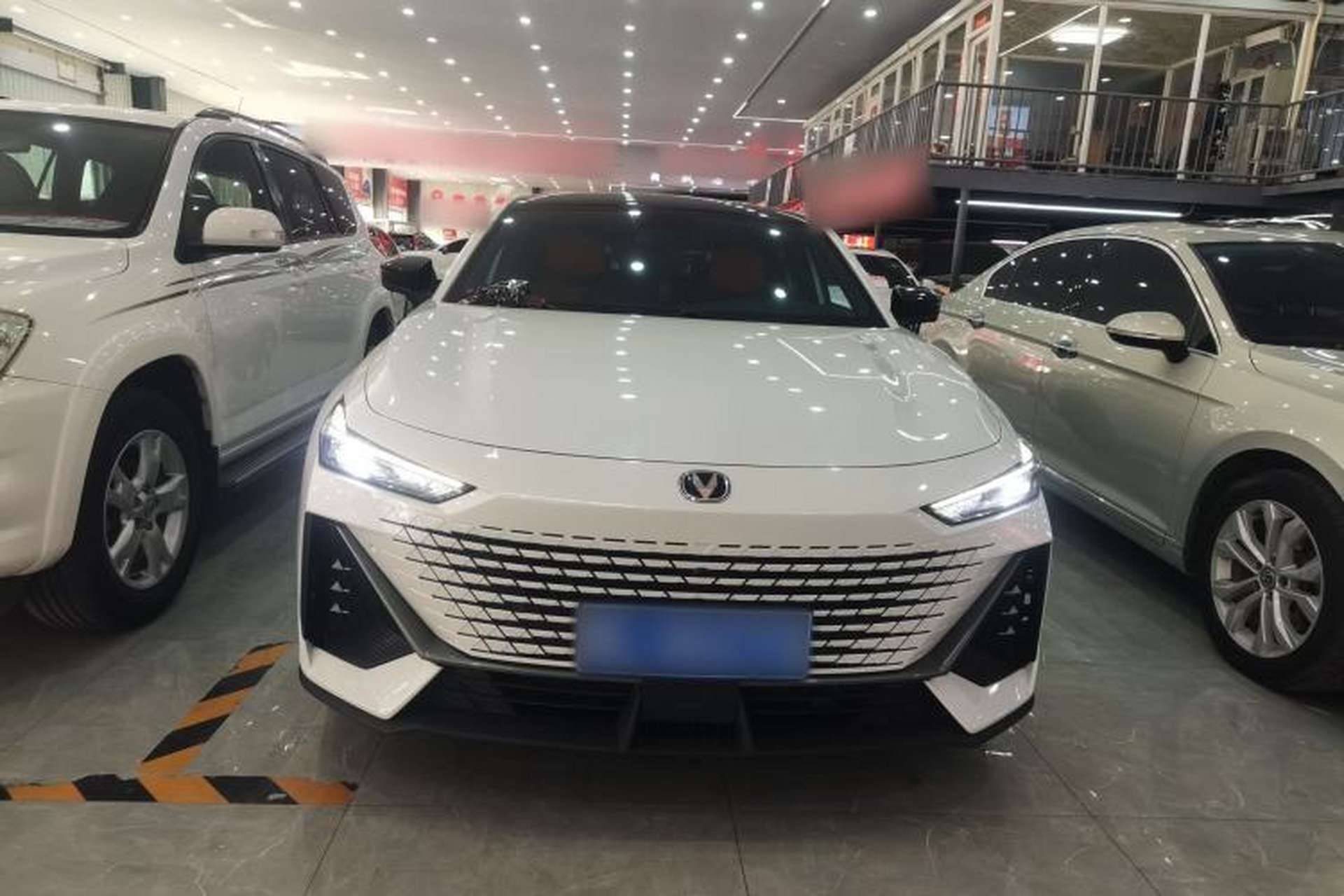 Used CHANGAN UNI-V 2022 1.5T Prestige Version Exterior 5