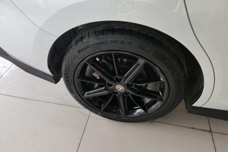 Used CHANGAN UNI-V 2022 1.5T Prestige Version Exterior 5