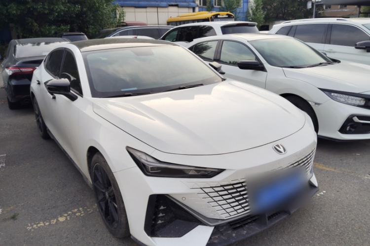 Used CHANGAN UNI-V 2022 1.5T Prestige Version Exterior 5