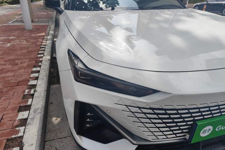 Used CHANGAN UNI-V 2022 1.5T Prestige Version Exterior 6