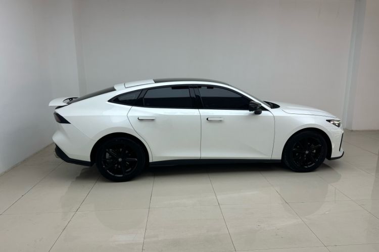 Used CHANGAN UNI-V 2022 1.5T Prestige Version Exterior 8