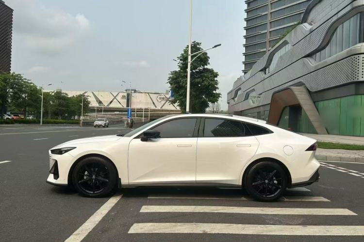 Used CHANGAN UNI-V 2022 1.5T Prestige Version Exterior 9