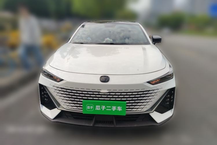 Used CHANGAN UNI-V 2022 1.5T Prestige Version Front