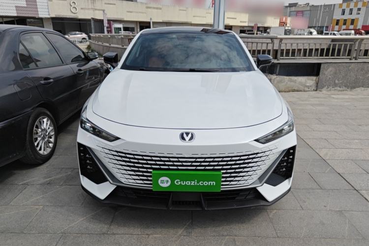 Used CHANGAN UNI-V 2022 1.5T Prestige Version Front