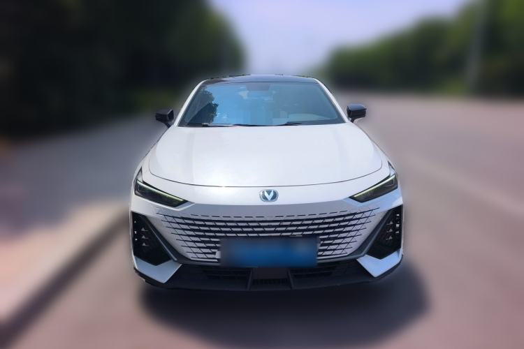 Used CHANGAN UNI-V 2022 1.5T Prestige Version Front