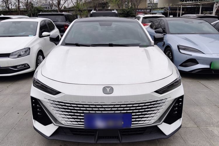 Used CHANGAN UNI-V 2022 1.5T Prestige Version Front