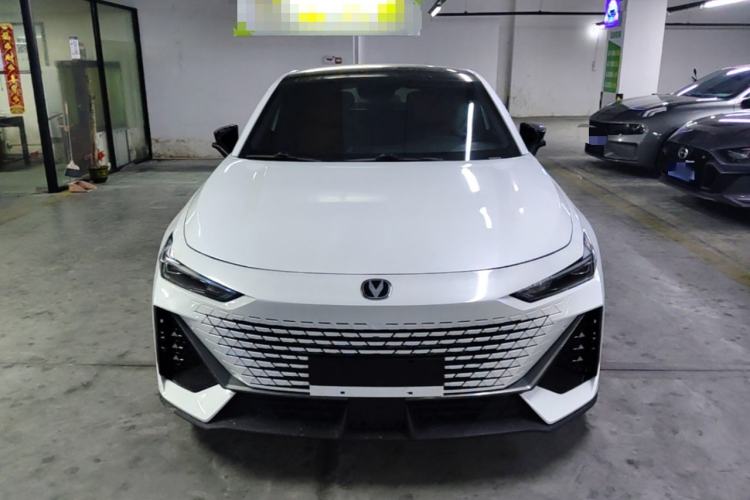 Used CHANGAN UNI-V 2022 1.5T Prestige Version Front