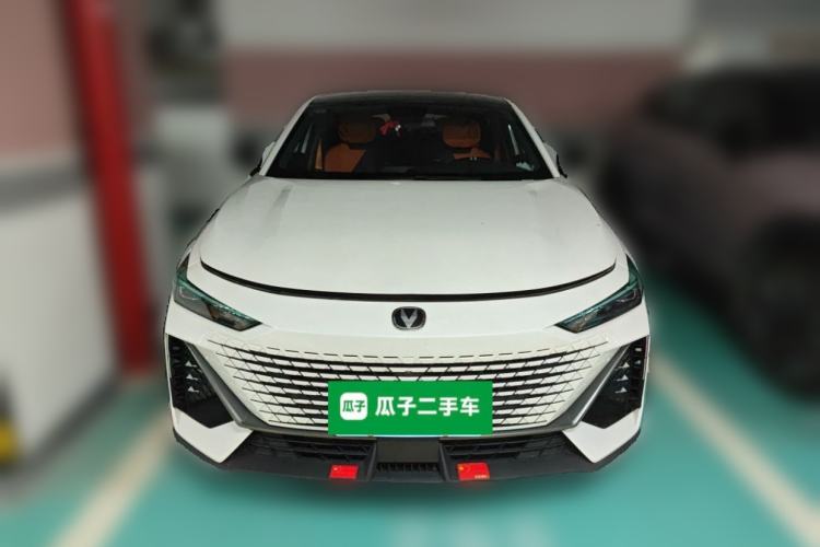 Used CHANGAN UNI-V 2022 1.5T Prestige Version Front