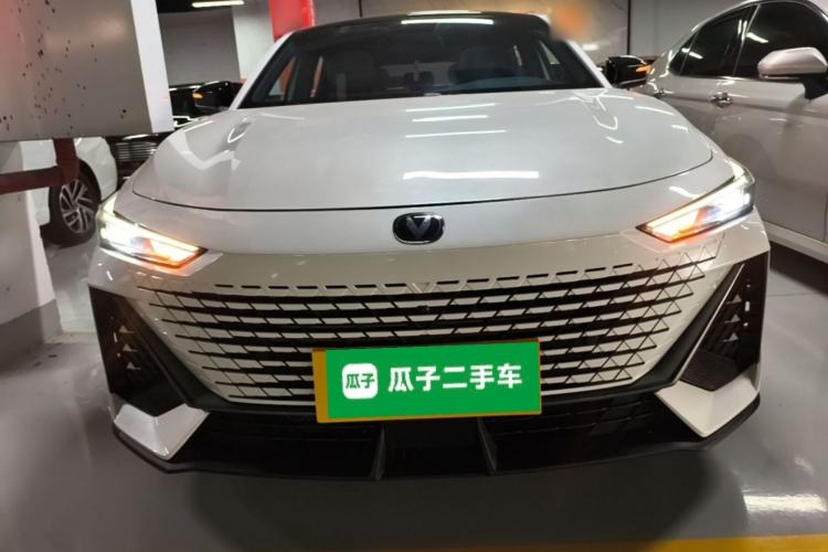 Used CHANGAN UNI-V 2022 1.5T Prestige Version Front