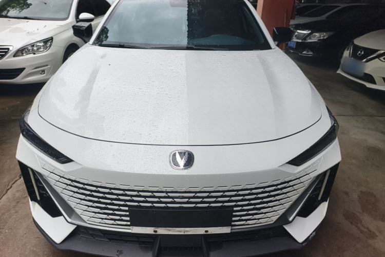 Used CHANGAN UNI-V 2022 1.5T Prestige Version Front