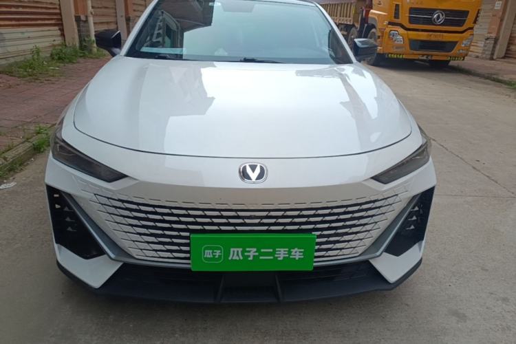 Used CHANGAN UNI-V 2022 1.5T Prestige Version Front