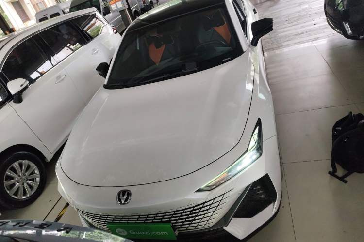 Used CHANGAN UNI-V 2022 1.5T Prestige Version Front
