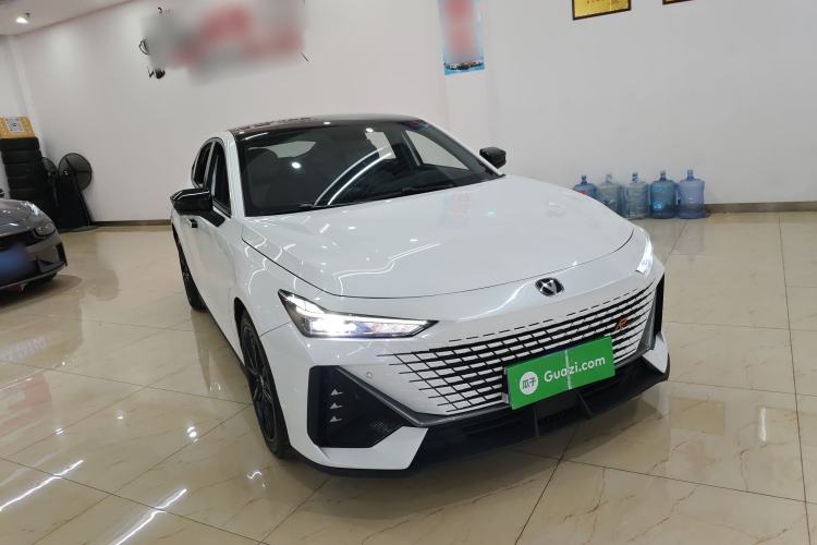Used CHANGAN UNI-V 2022 1.5T Prestige Version Front Right 45 Deg