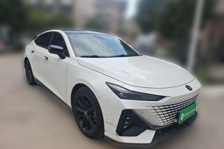 Used CHANGAN UNI-V 2022 1.5T Prestige Version Front Right 45 Deg