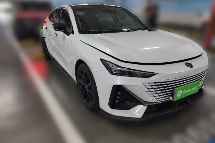 Used CHANGAN UNI-V 2022 1.5T Prestige Version Front Right 45 Deg