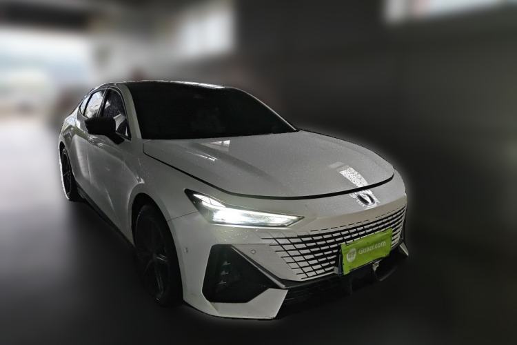 Used CHANGAN UNI-V 2022 1.5T Smart Navigation Version Front Right 45 Deg