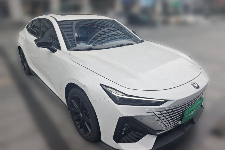 Used CHANGAN UNI-V 2022 1.5T Sport Edition Front Right 45 Deg