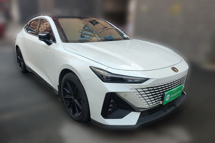 Used CHANGAN UNI-V 2022 1.5T Prestige Version Front Right 45 Deg