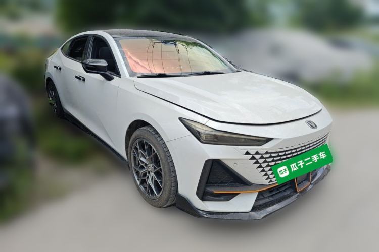 Used CHANGAN UNI-V 2022 1.5T Prestige Version Front Right 45 Deg