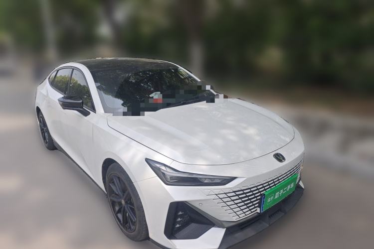Used CHANGAN UNI-V 2022 1.5T Prestige Version Front Right 45 Deg