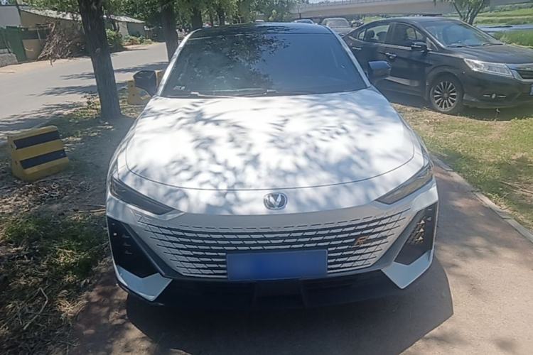 Used CHANGAN UNI-V 2022 1.5T Prestige Version Front