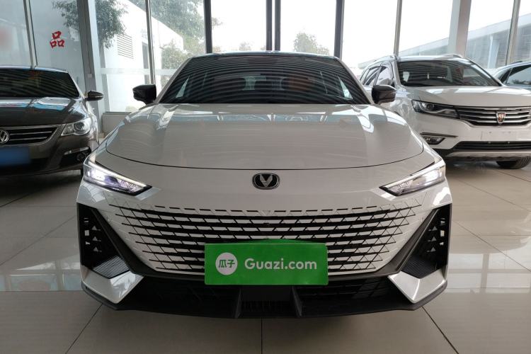 Used CHANGAN UNI-V 2022 1.5T Prestige Version Front