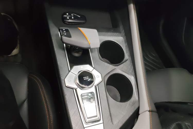 Used CHANGAN UNI-V 2022 1.5T Prestige Version Gear Lever