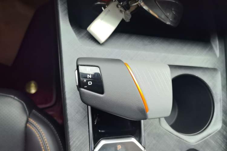 Used CHANGAN UNI-V 2022 1.5T Prestige Version Gear Lever