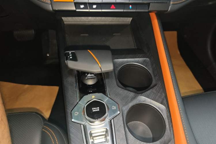Used CHANGAN UNI-V 2022 1.5T Prestige Version Gear Lever