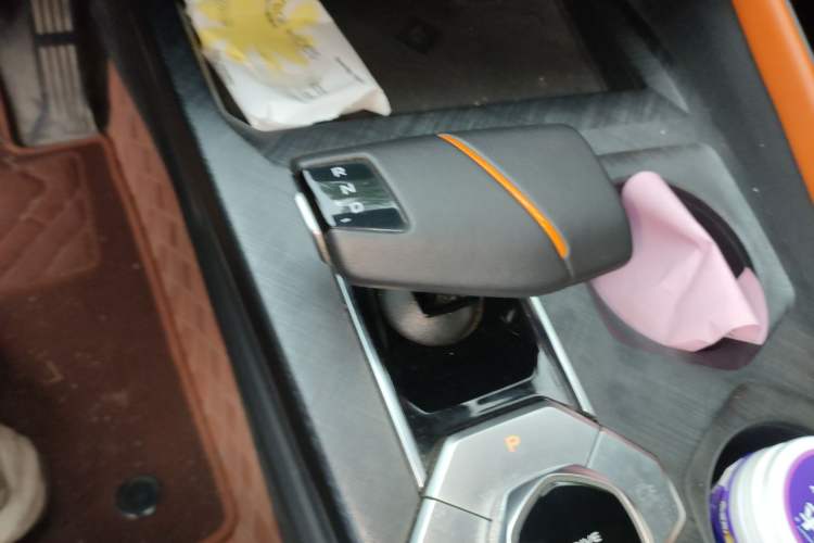 Used CHANGAN UNI-V 2022 1.5T Prestige Version Gear Lever