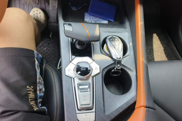 Used CHANGAN UNI-V 2022 1.5T Prestige Version Gear Lever