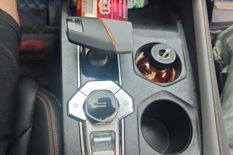 Used CHANGAN UNI-V 2022 1.5T Prestige Version Gear Lever