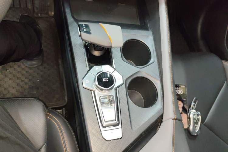 Used CHANGAN UNI-V 2022 1.5T Smart Navigation Version Gear Lever