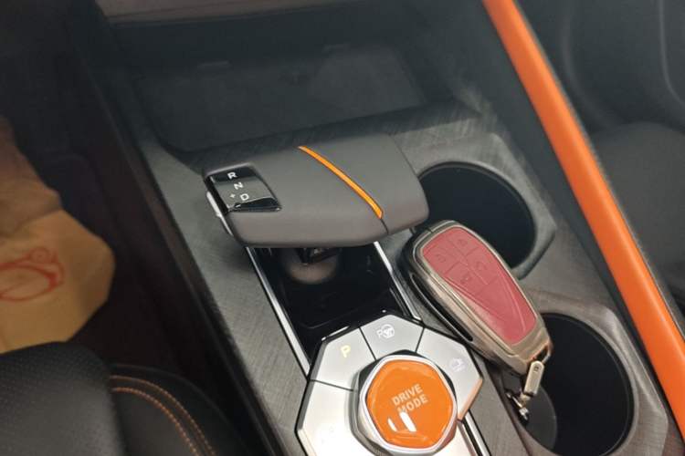 Used CHANGAN UNI-V 2022 1.5T Smart Navigation Version Gear Lever