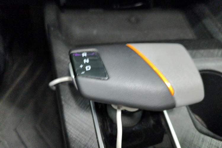 Used CHANGAN UNI-V 2022 1.5T Prestige Version Gear Lever