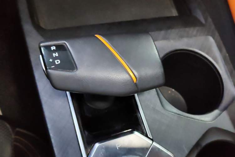 Used CHANGAN UNI-V 2022 1.5T Prestige Version Gear Lever