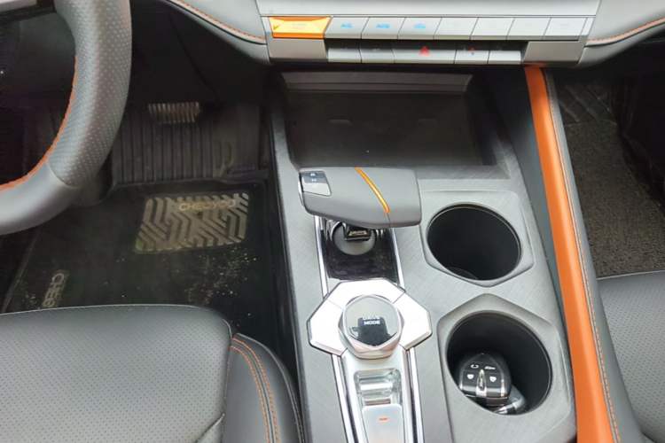 Used CHANGAN UNI-V 2022 1.5T Prestige Version Gear Lever