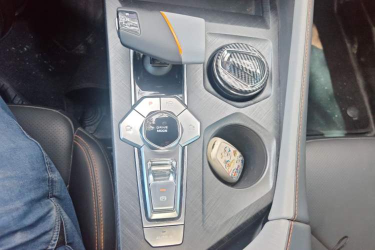 Used CHANGAN UNI-V 2022 1.5T Smart Navigation Version Gear Lever