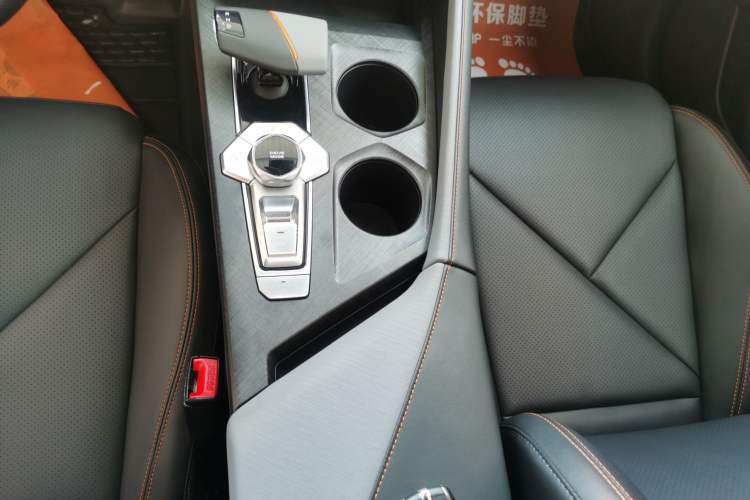 Used CHANGAN UNI-V 2022 1.5T Prestige Version Gear Lever