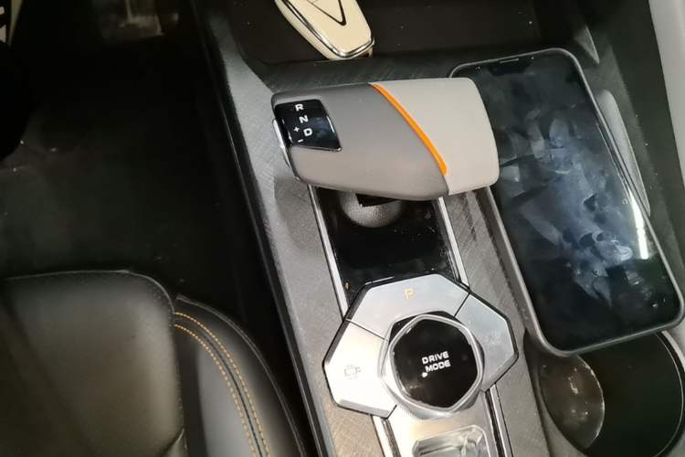 Used CHANGAN UNI-V 2022 1.5T Prestige Version Gear Lever