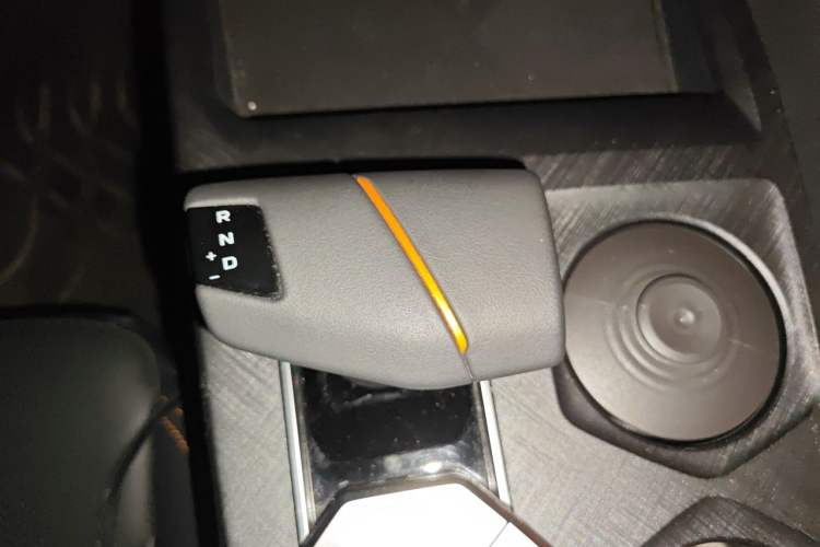 Used CHANGAN UNI-V 2022 1.5T Prestige Version Gear Lever