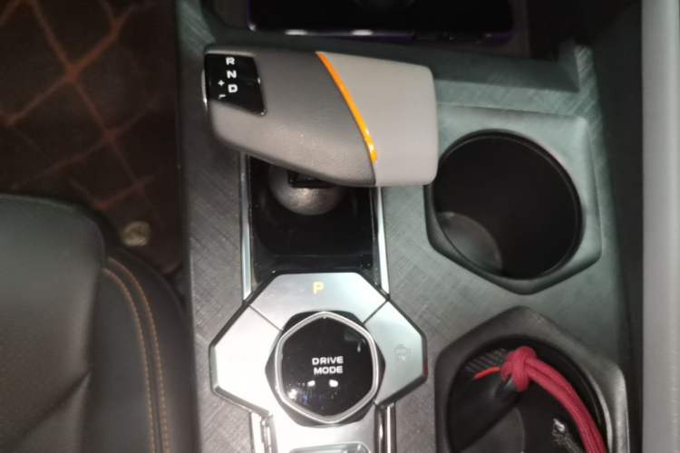 Used CHANGAN UNI-V 2022 1.5T Prestige Version Gear Lever