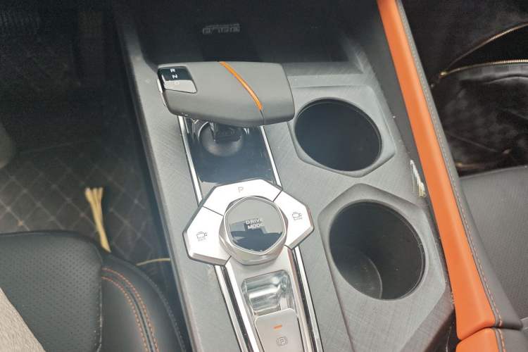 Used CHANGAN UNI-V 2022 1.5T Sport Edition Gear Lever