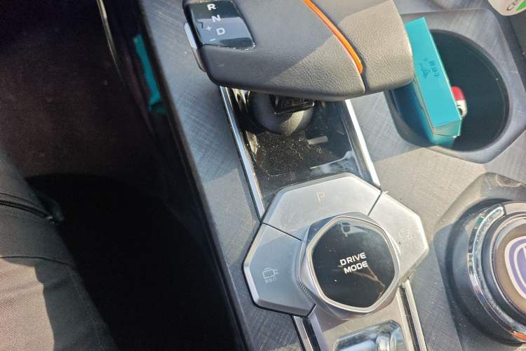Used CHANGAN UNI-V 2022 1.5T Prestige Version Gear Lever