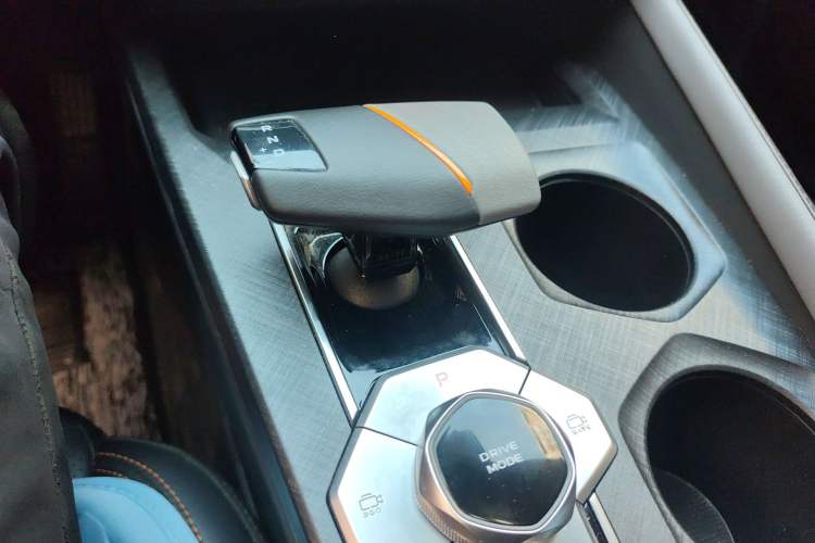 Used CHANGAN UNI-V 2022 1.5T Prestige Version Gear Lever