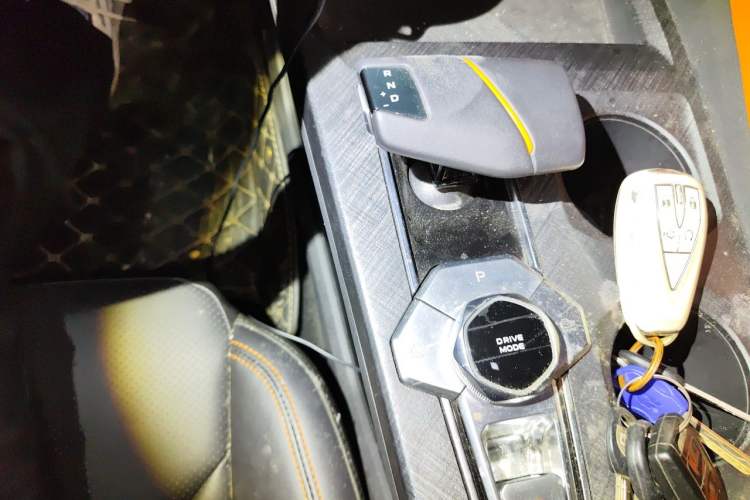 Used CHANGAN UNI-V 2022 1.5T Prestige Version Gear Lever