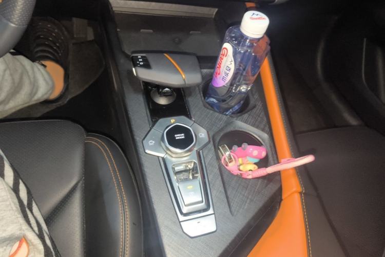 Used CHANGAN UNI-V 2022 1.5T Prestige Version Gear Lever