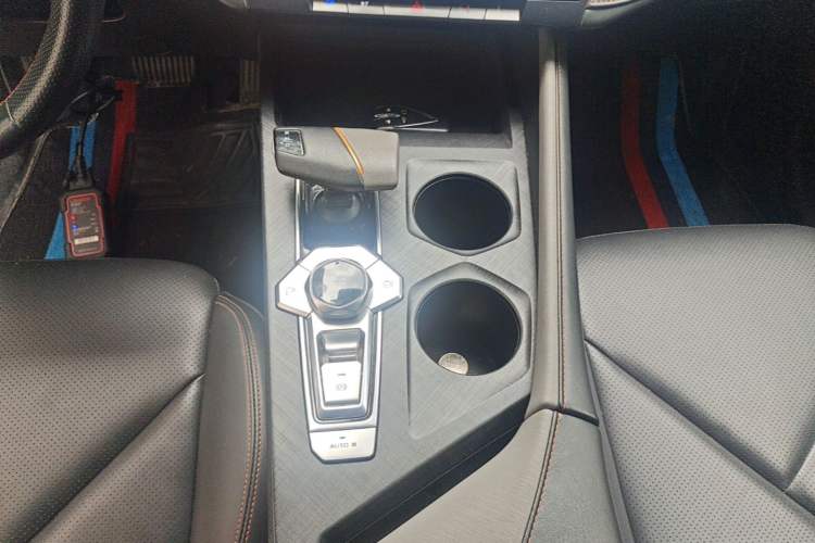 Used CHANGAN UNI-V 2022 1.5T Prestige Version Gear Lever